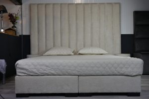 Boxspring extra grote achterwand