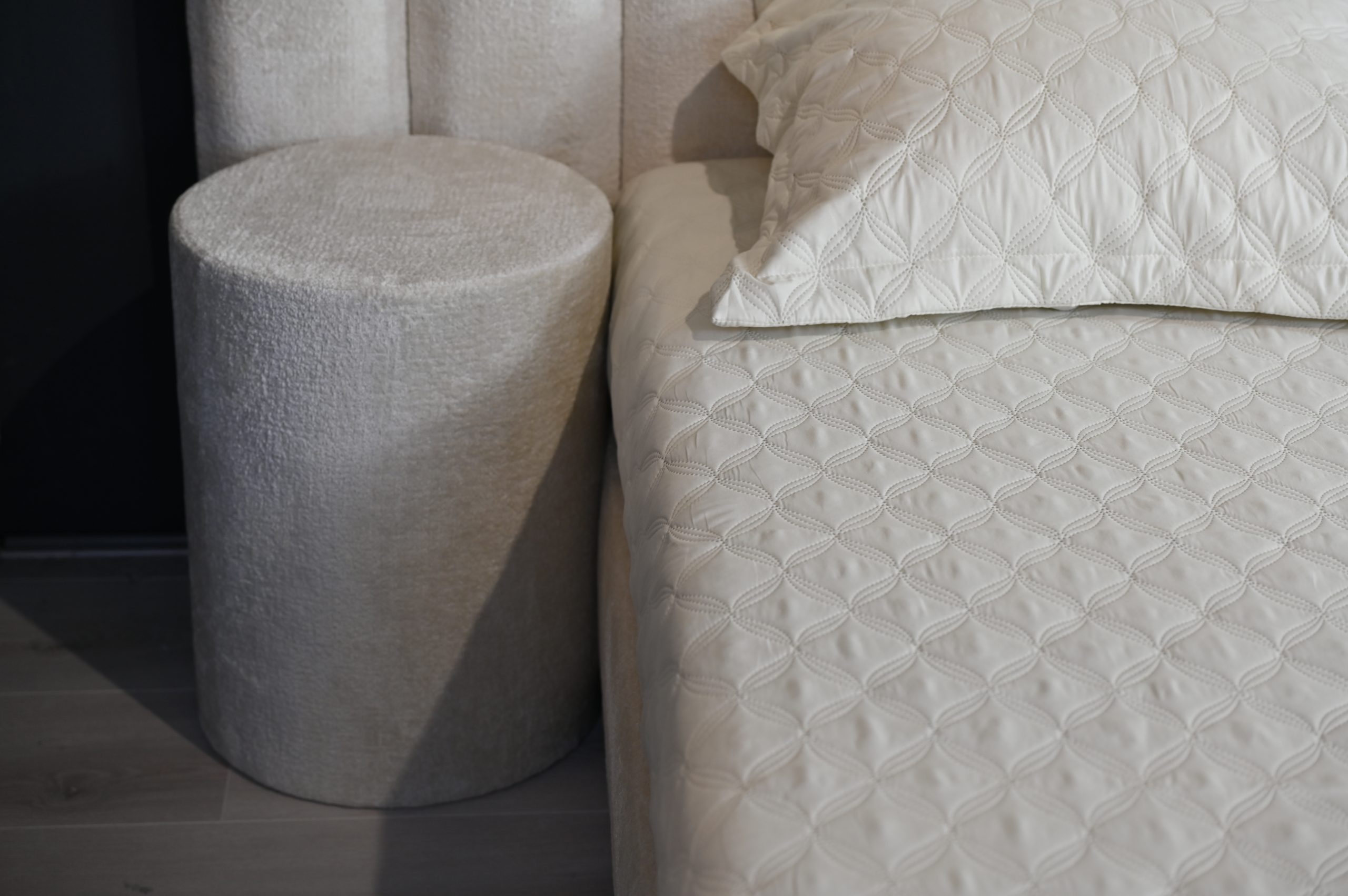 Boxspring met Groot Hoofdbord – Showroommodel Aanbieding