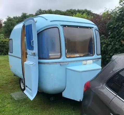 Caravan Blauw oud model
