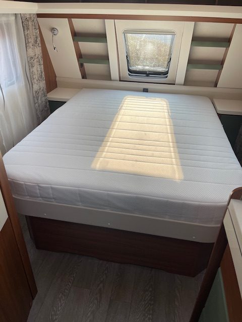 Queensbed matras voor Camper en Caravan op maat bestellen